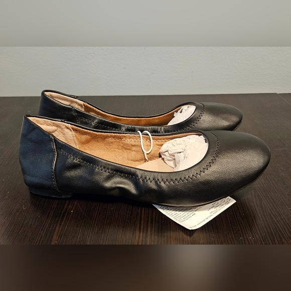 Amazon Essentials black leather Belice Ballet slip on flats - Picture 9 of 9